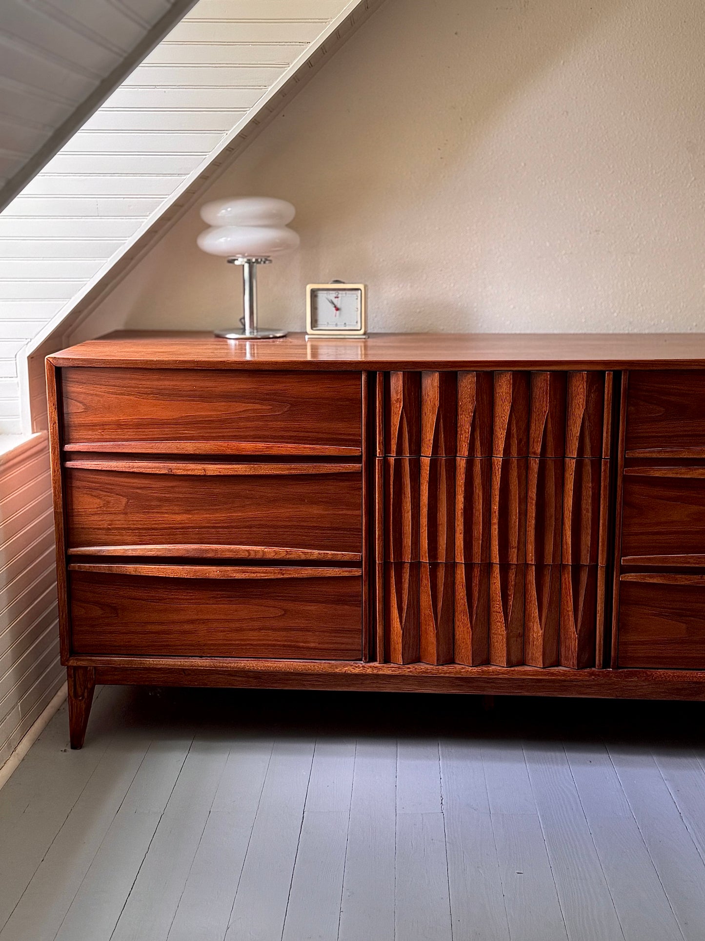 (ATX) 1950s Solid Walnut 9-Drawer Lowboy Dresser by Thomasville