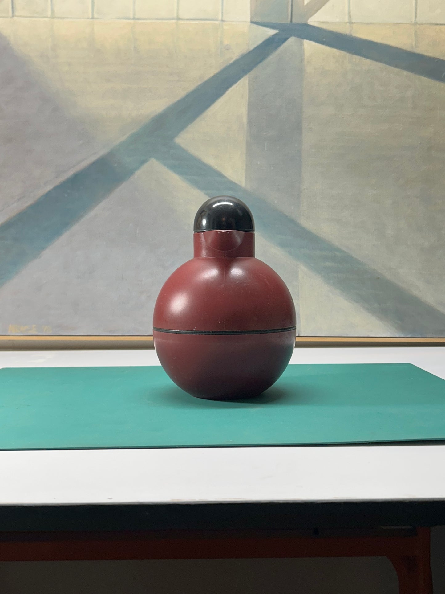 Vintage Studio Nova Spectra Maroon Thermal Carafe Round Shape