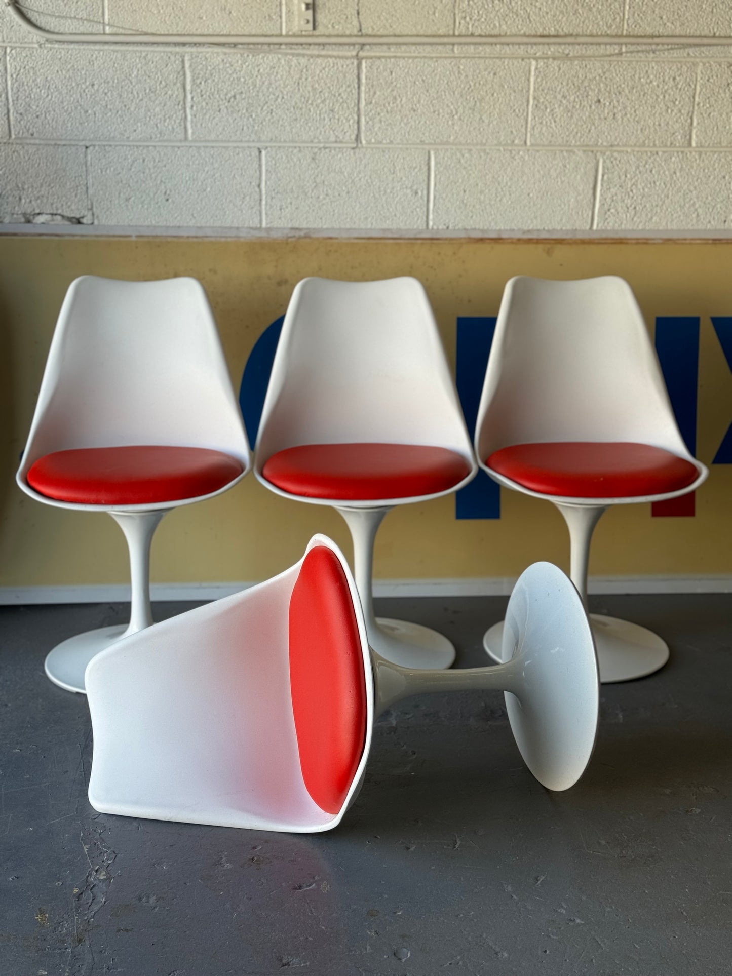 Contemporary Tulip Dining set