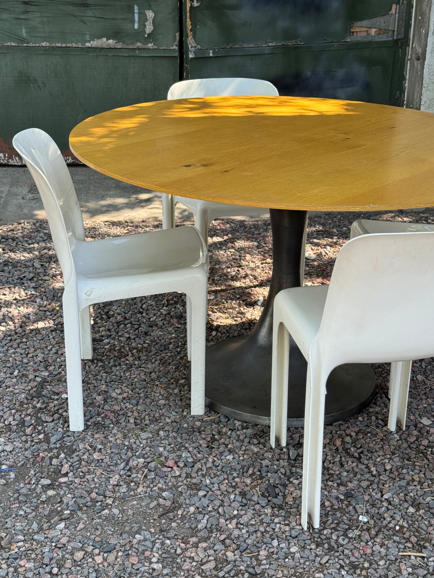 Tulip Table