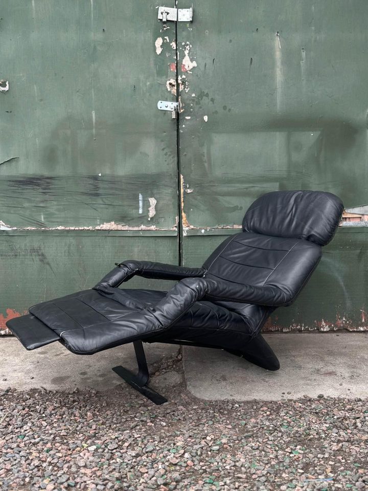 1980s postmodern brutalist leather “Pony Chair” recliner by Lafer of Brazil