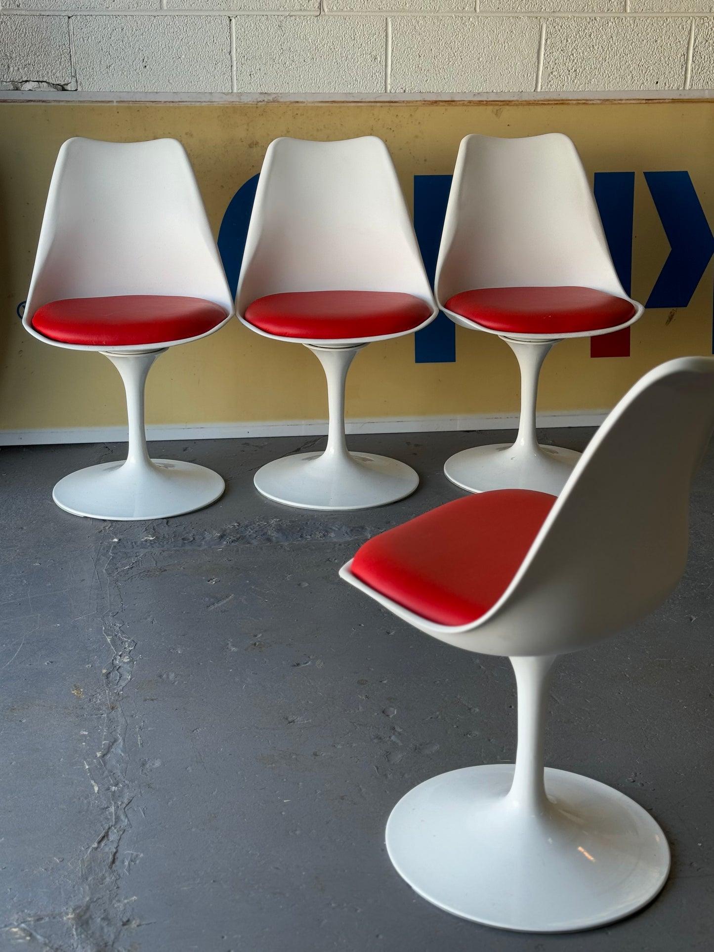 Contemporary Tulip Dining set