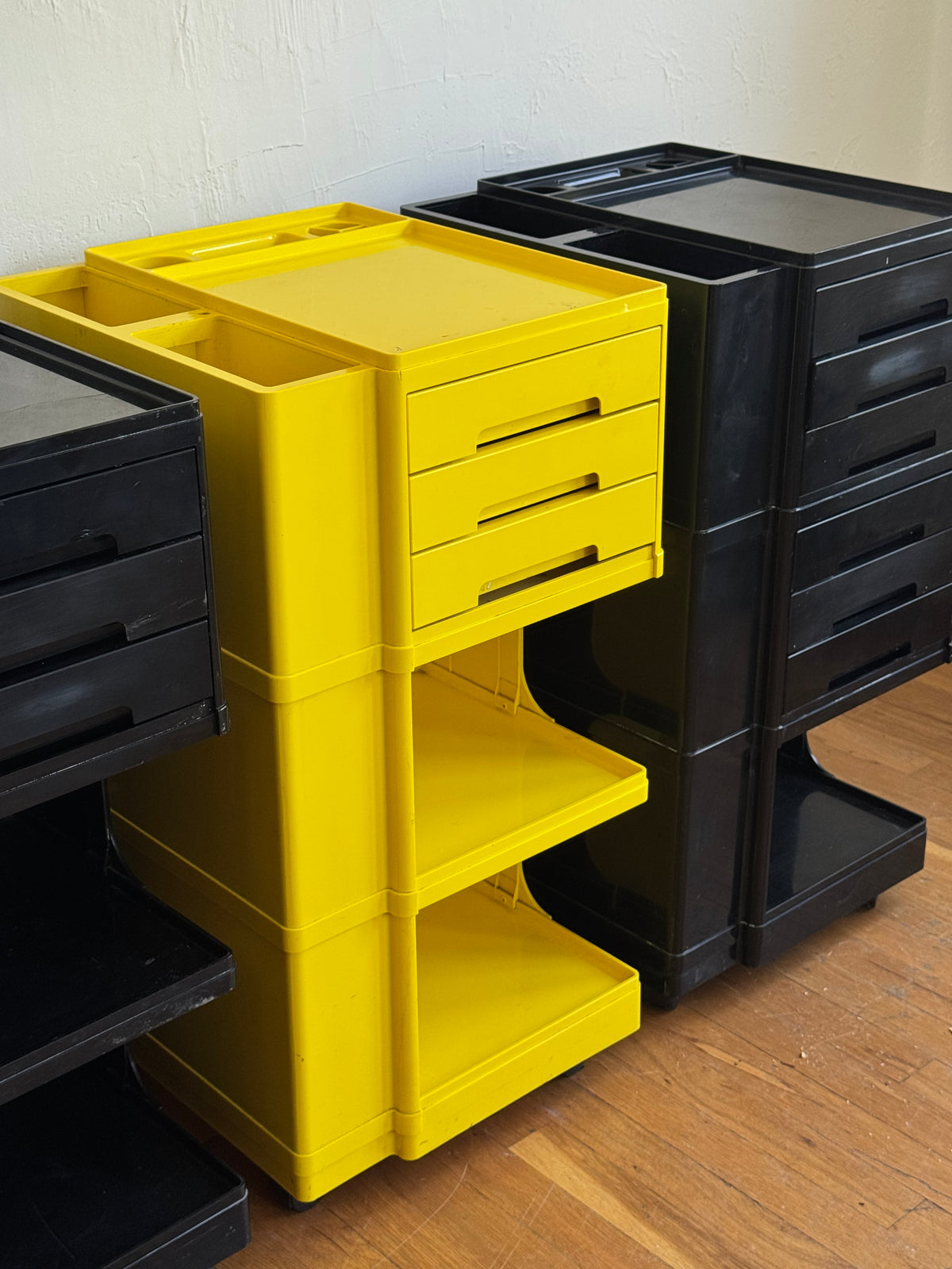 Vintage Stile Neolt Italy Art Trolley by Giovanni Pelis (YELLOW)