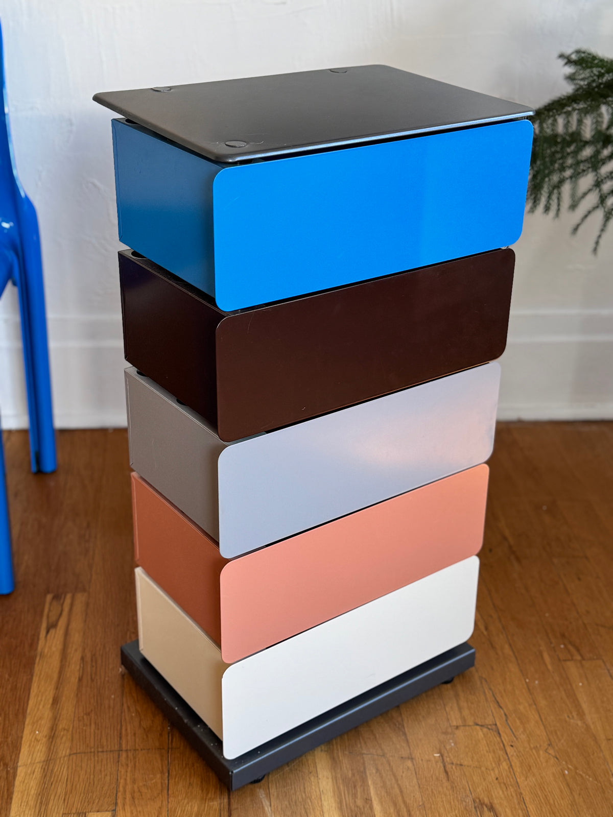 MOMA Exclusive
5-Drawer Pivot Cabinet