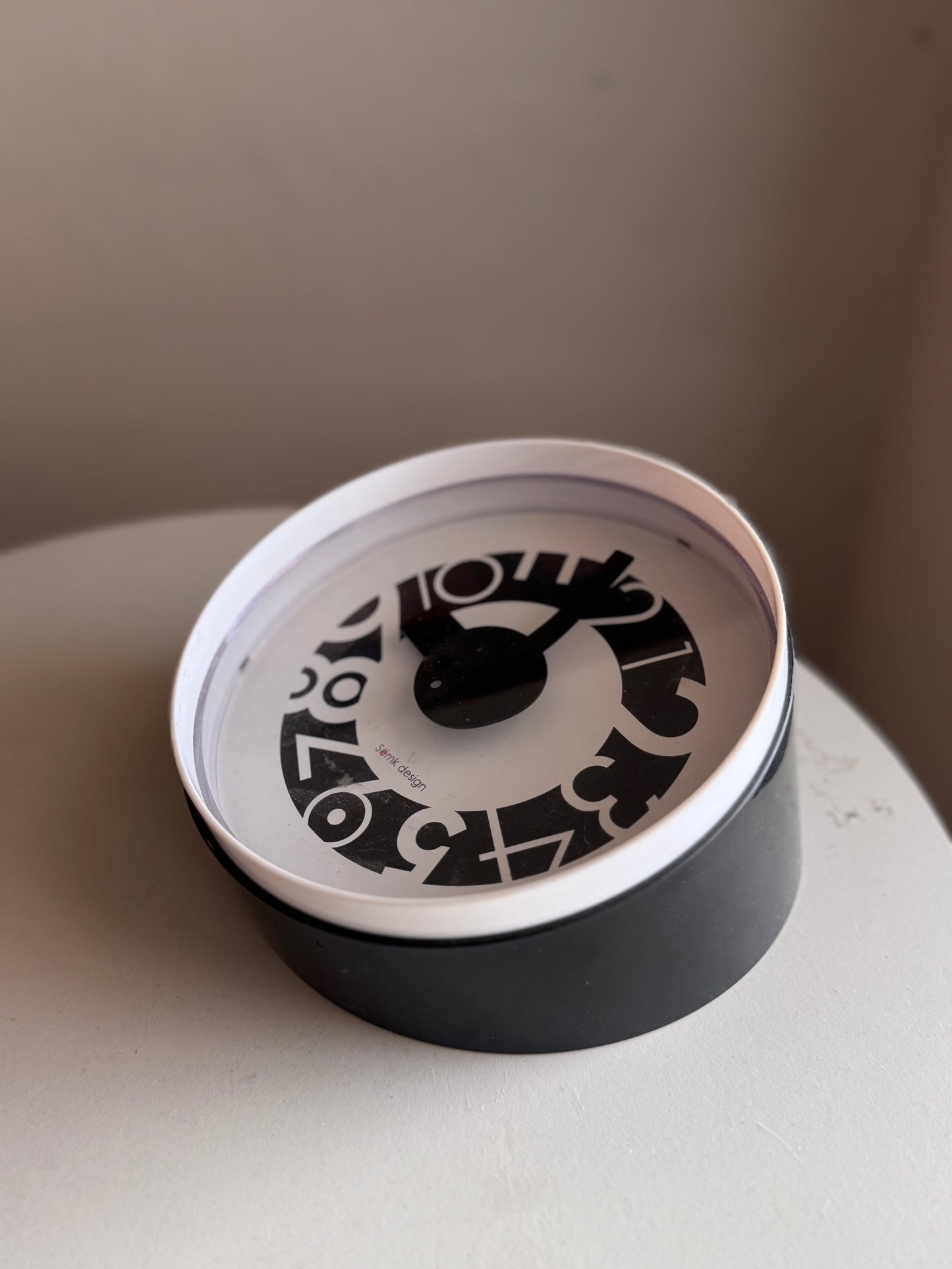 Sëmk Design Postmodern Luft Slantime clock, 2002.