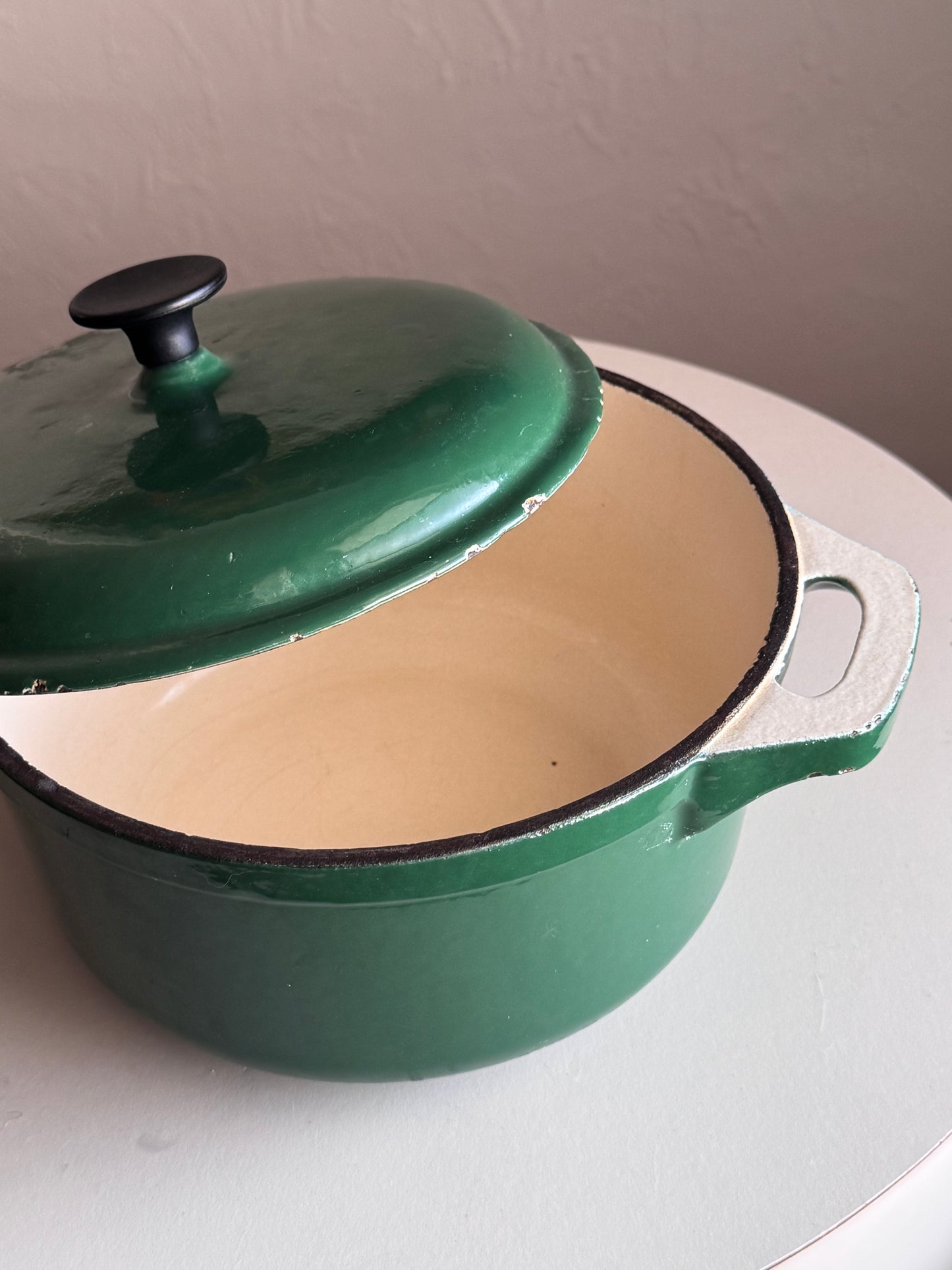 Vintage 3qt Cast Enamel Dutch Oven
