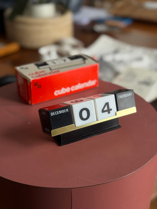 Vintage Cube Calender NIB