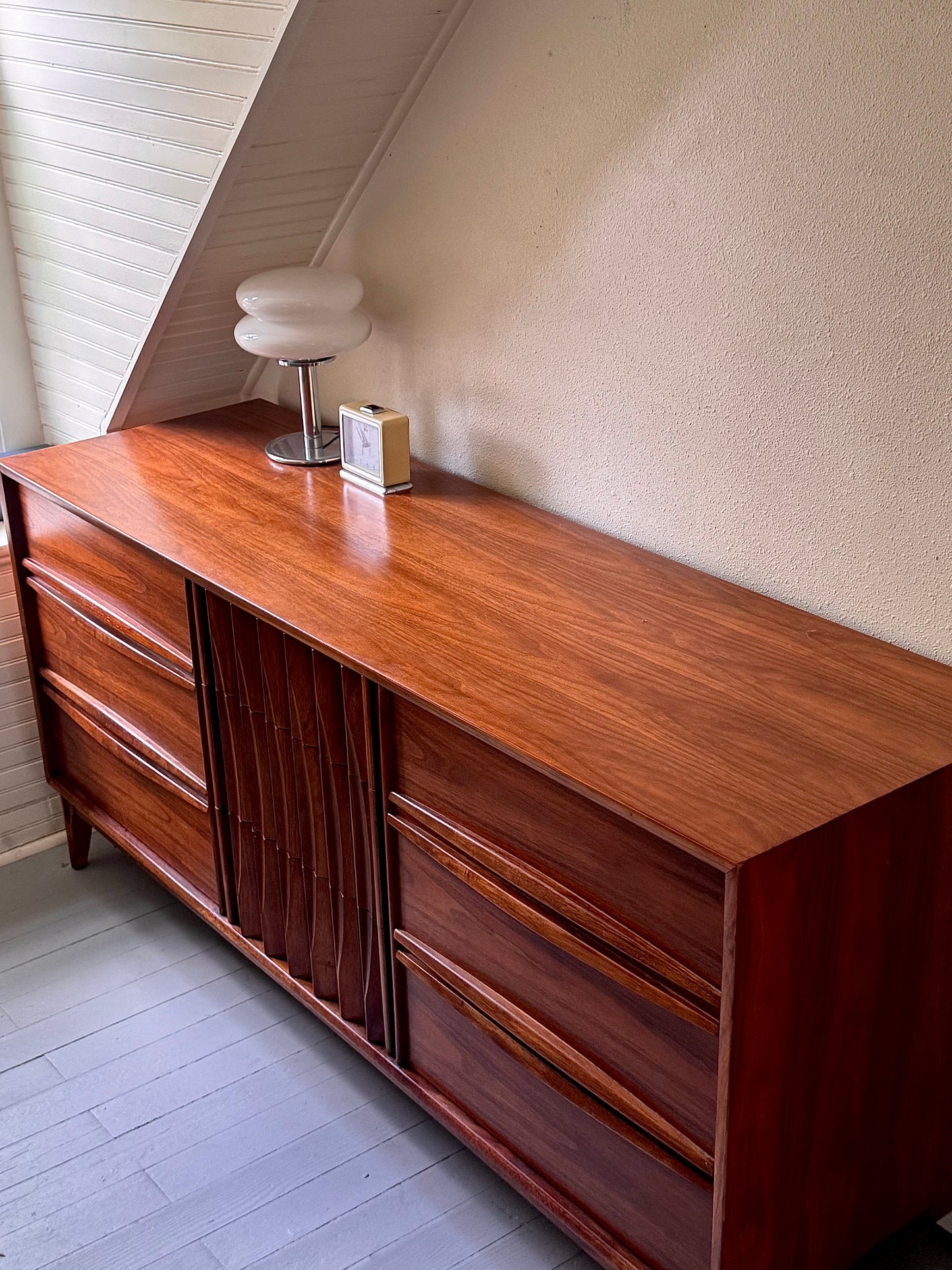(ATX) 1950s Solid Walnut 9-Drawer Lowboy Dresser by Thomasville