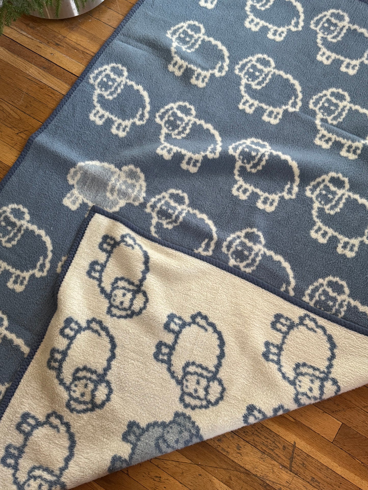 Vintage Vuteks Sheep Blanket