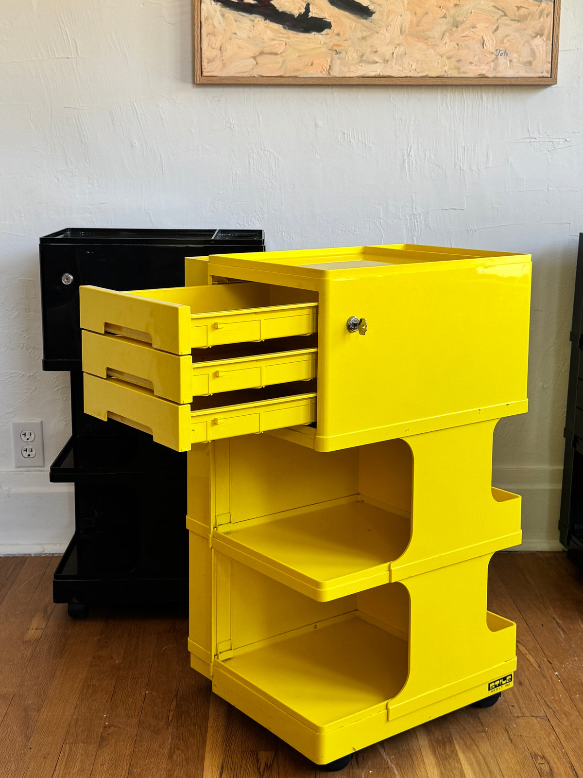 Vintage Stile Neolt Italy Art Trolley by Giovanni Pelis (YELLOW)