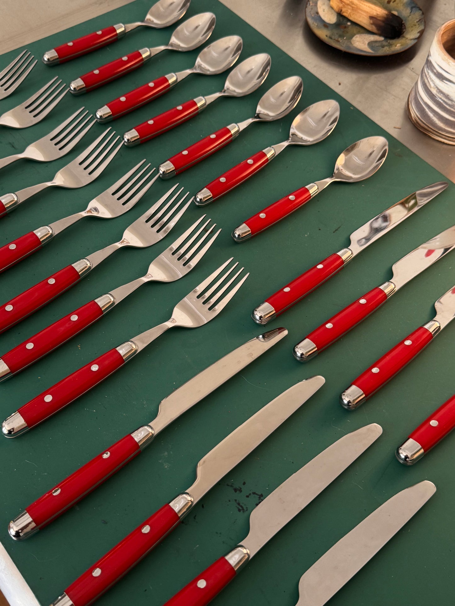 23 piece flatware set