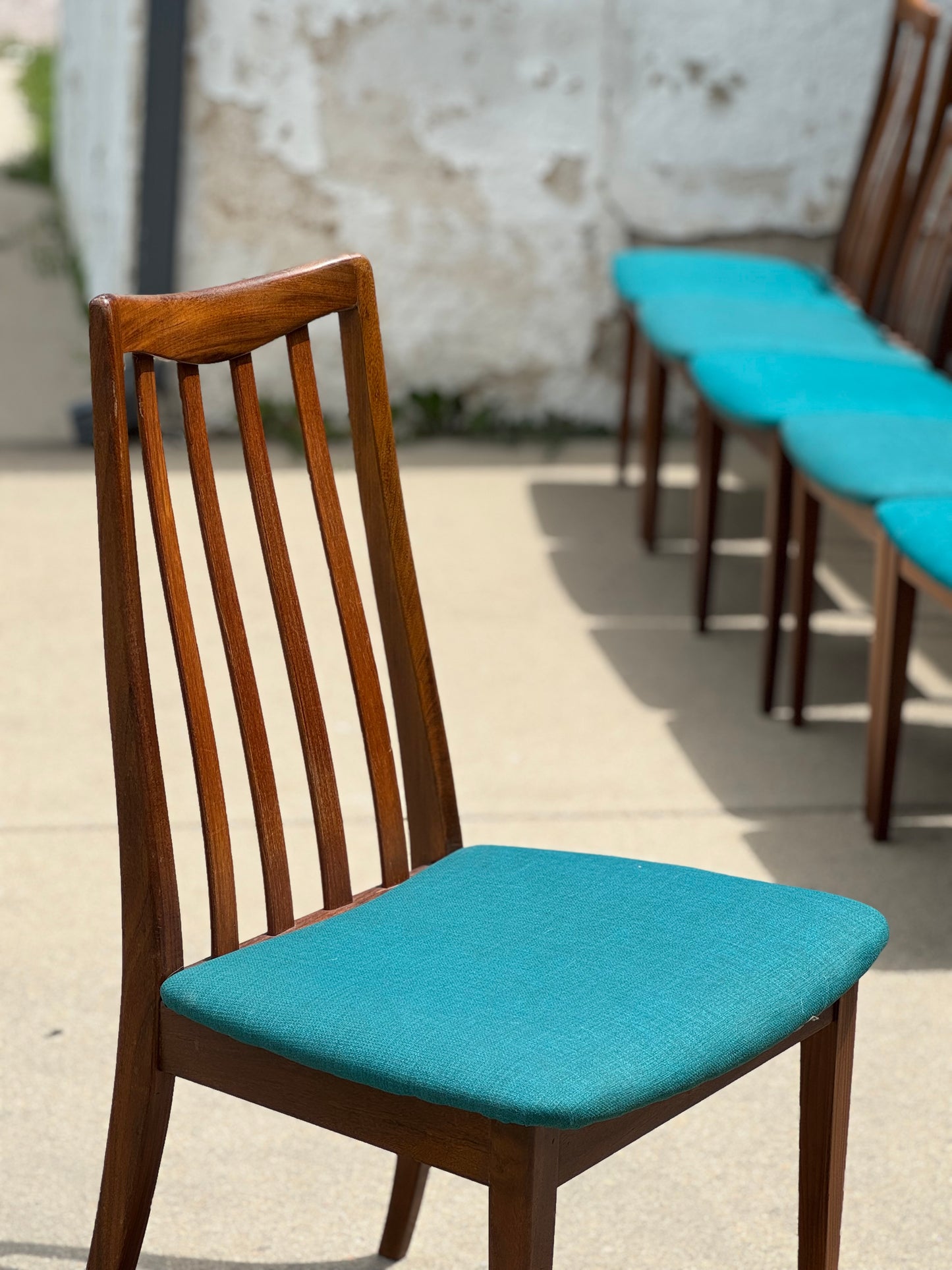 Vintage Set of 6 Teak “Fresco” Dining Chairs With Carvers by G-Plan, 1960s.
