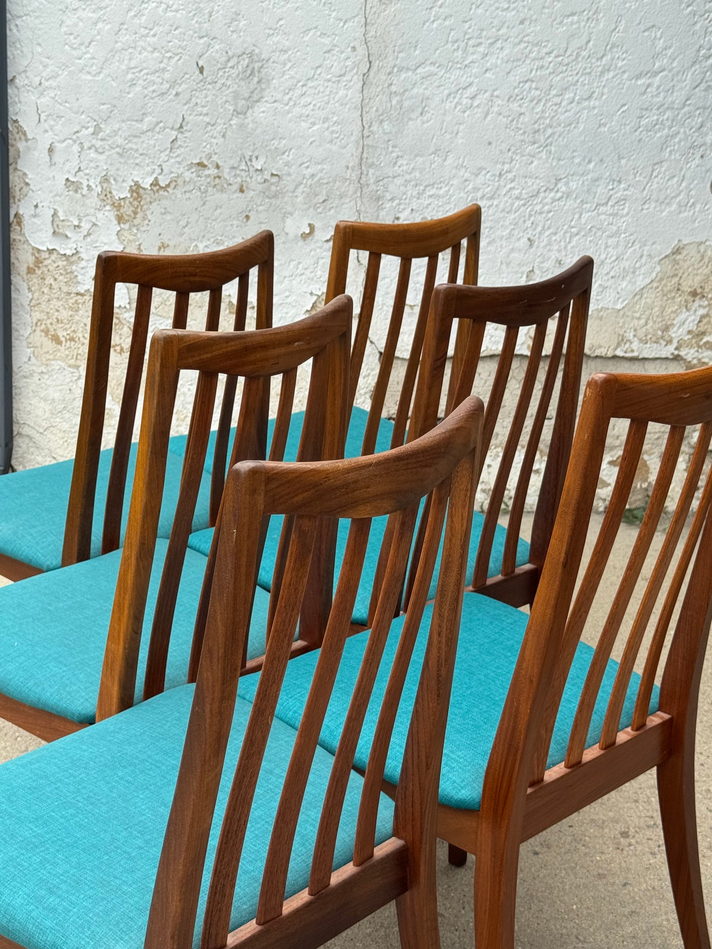 Vintage Set of 6 Teak “Fresco” Dining Chairs With Carvers by G-Plan, 1960s.
