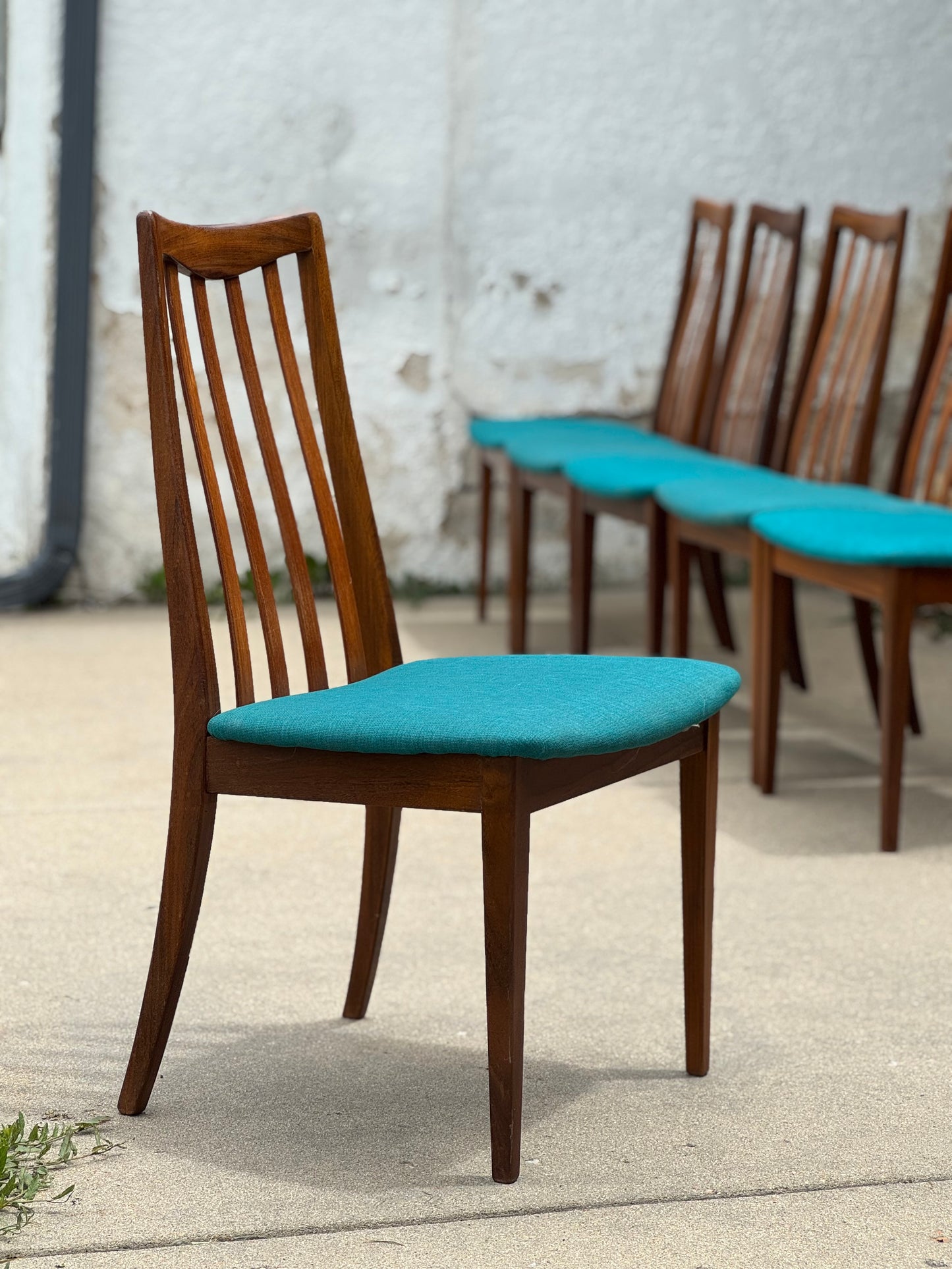 Vintage Set of 6 Teak “Fresco” Dining Chairs With Carvers by G-Plan, 1960s.