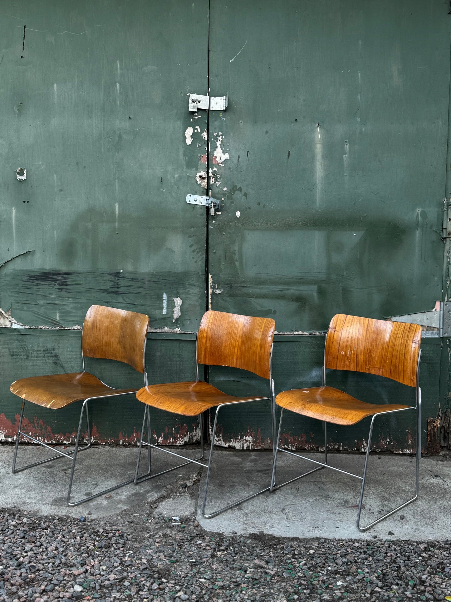 David Rowland 40/4 stackable bent oak dining chair, 1974