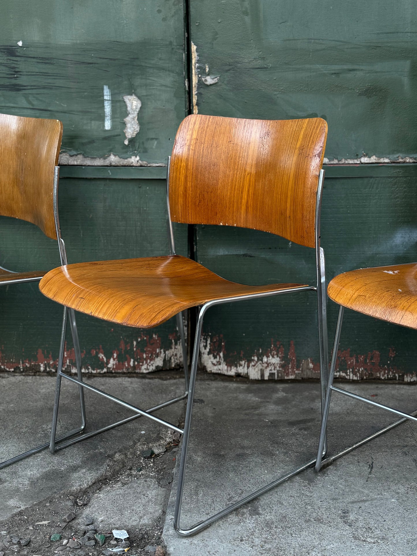 David Rowland 40/4 stackable bent oak dining chair, 1974