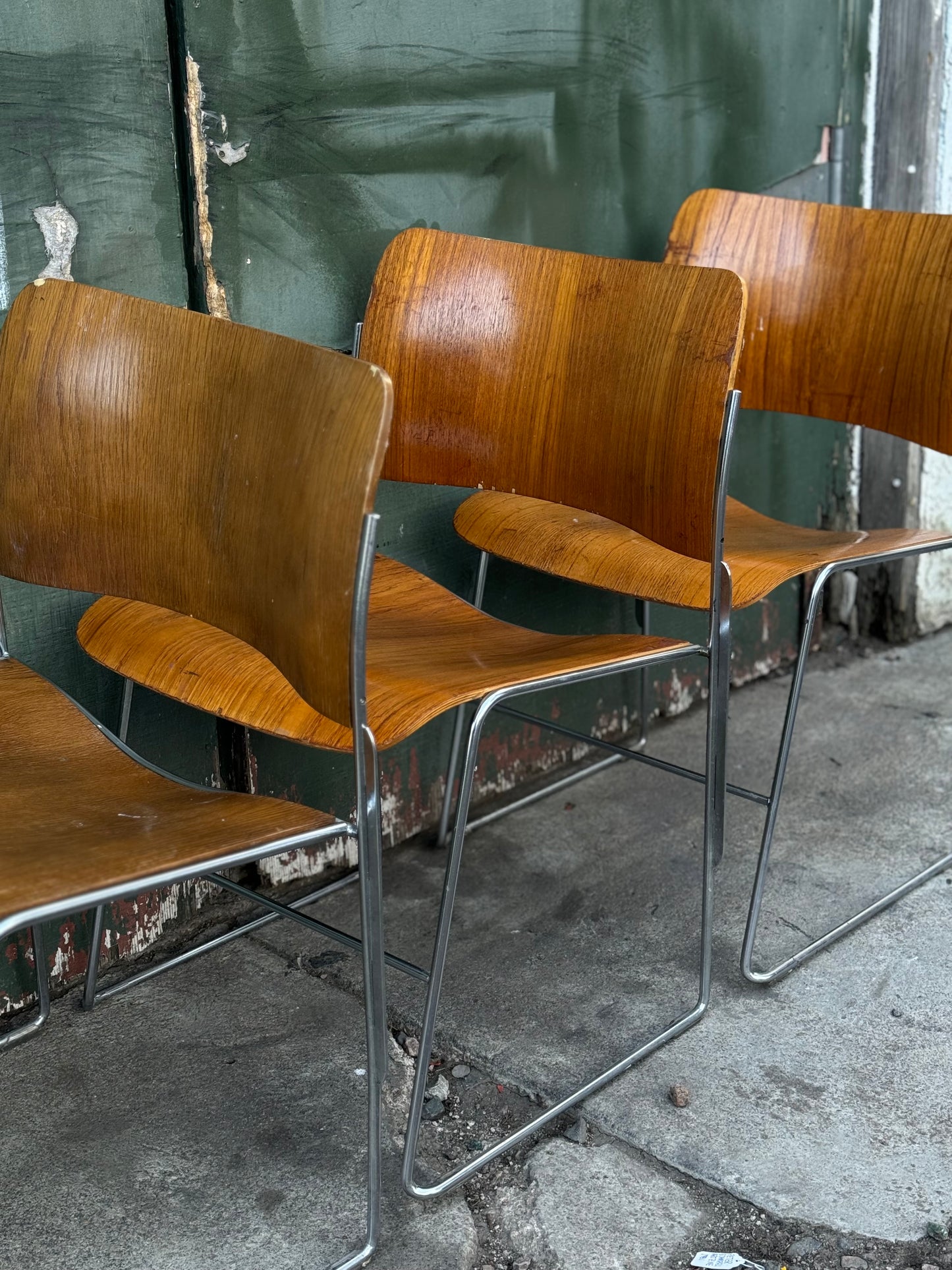 David Rowland 40/4 stackable bent oak dining chair, 1974