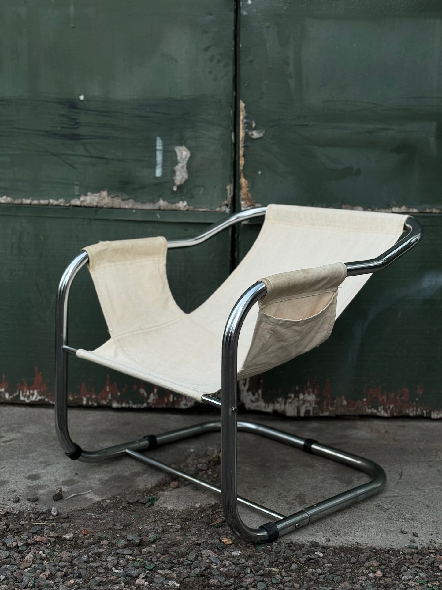 1970s Zermatt style tubular chrome and cotton sling lounge chair