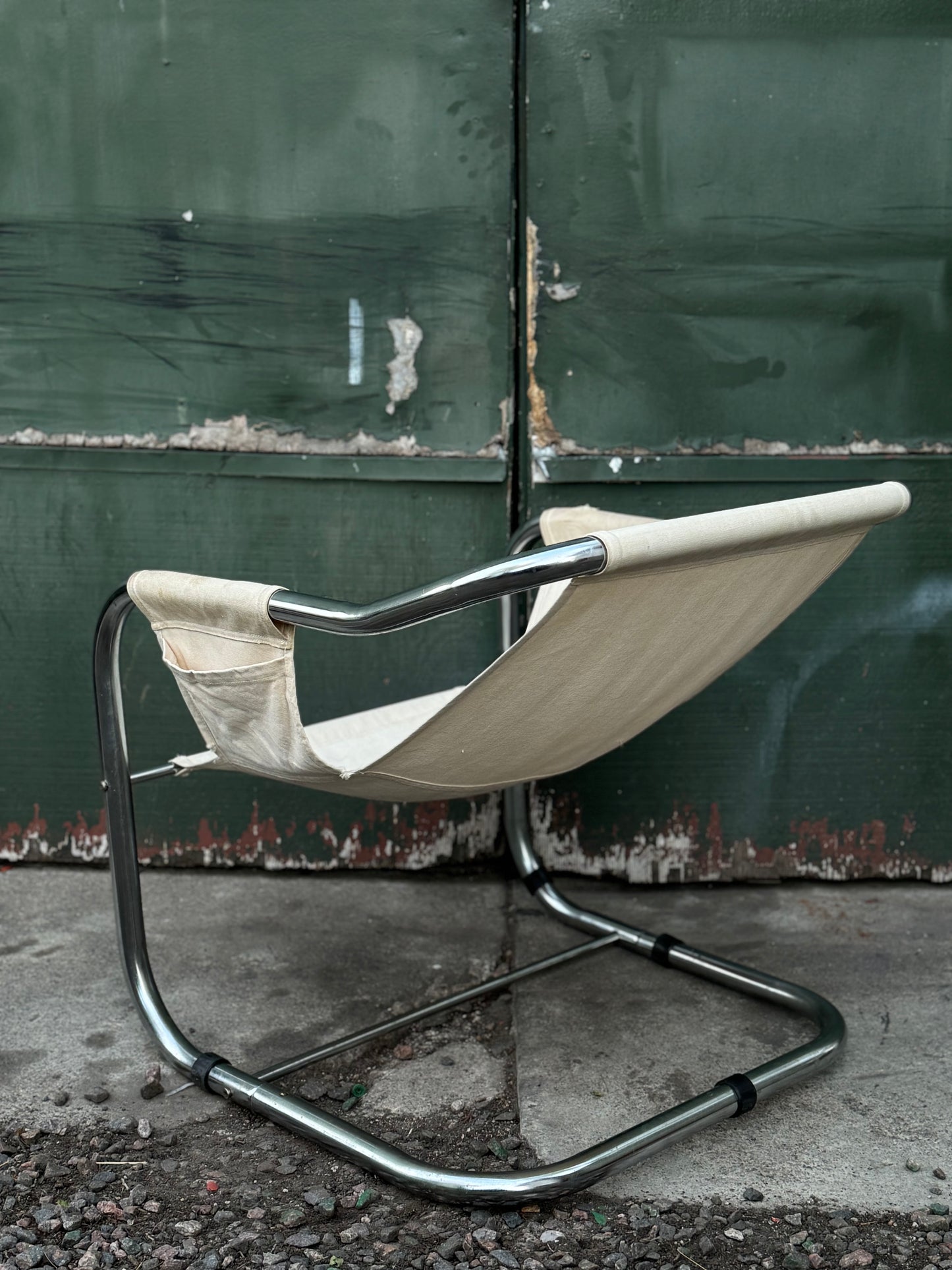 1970s Zermatt style tubular chrome and cotton sling lounge chair